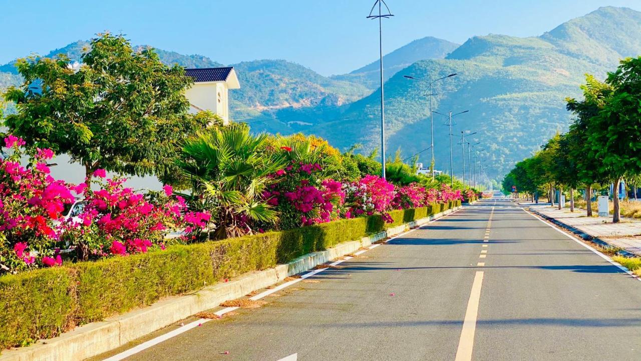 The Track Homestay - Near Bai Dai Beach Cam Lam Экстерьер фото