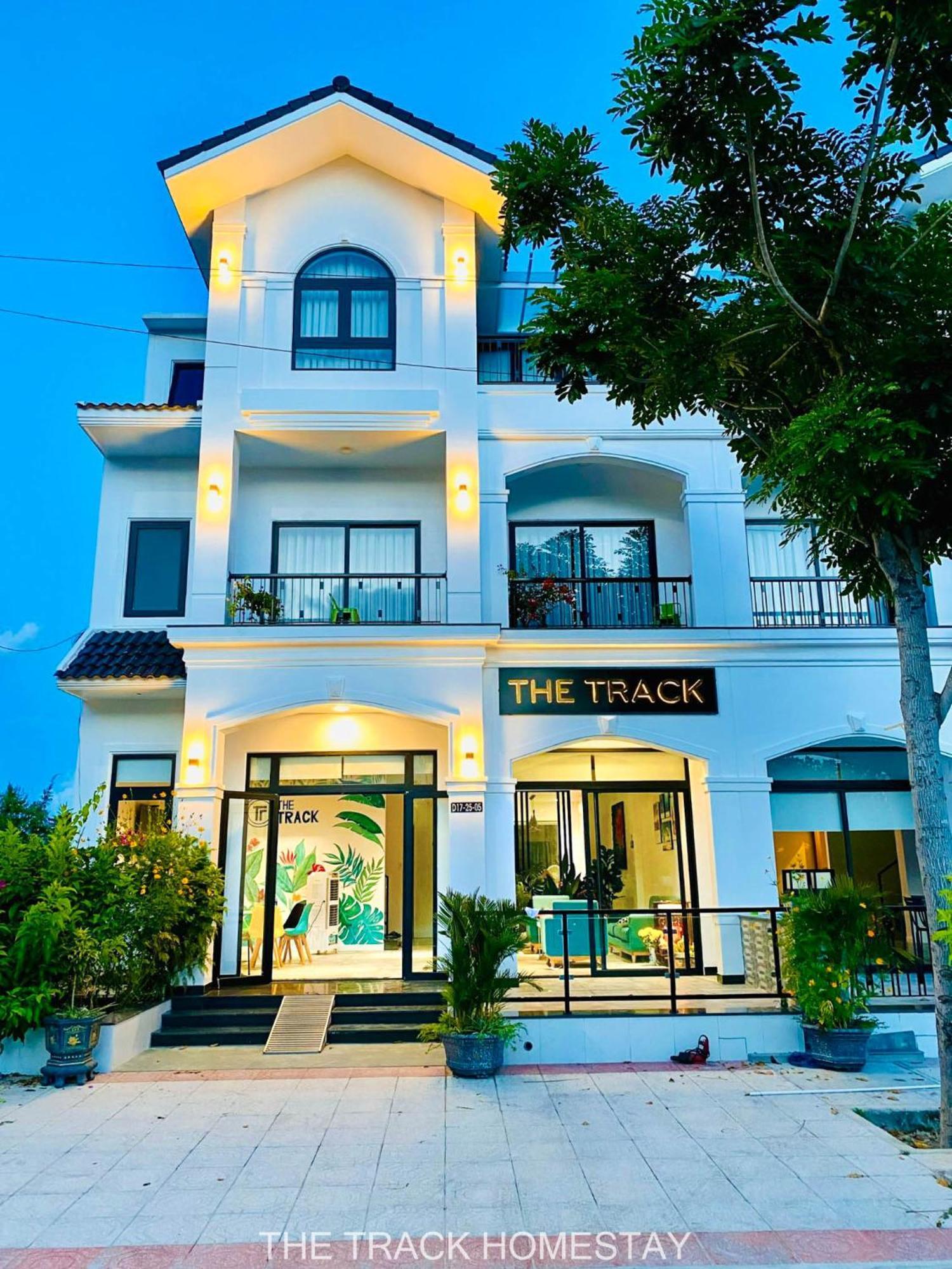 The Track Homestay - Near Bai Dai Beach Cam Lam Экстерьер фото