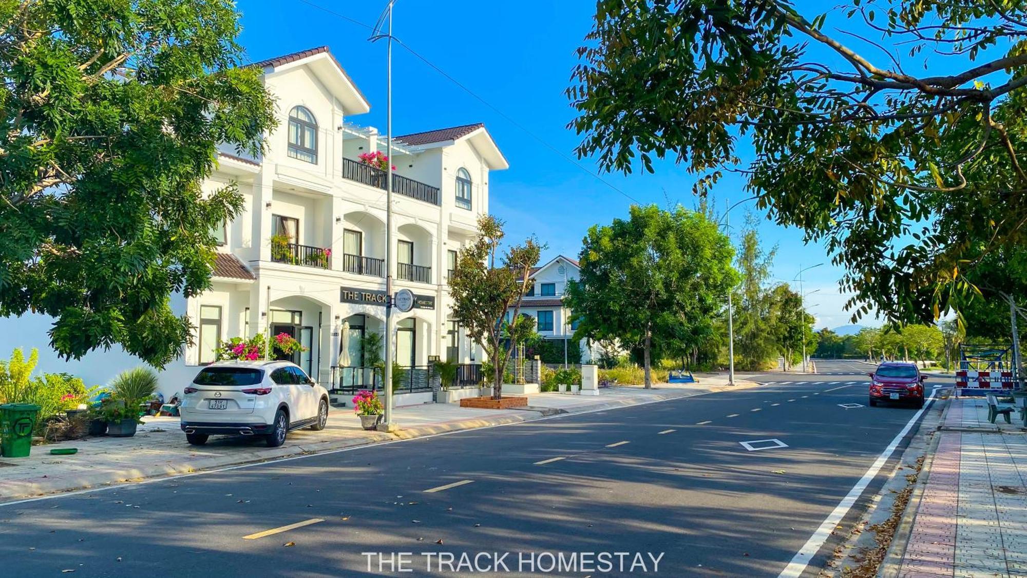 The Track Homestay - Near Bai Dai Beach Cam Lam Экстерьер фото