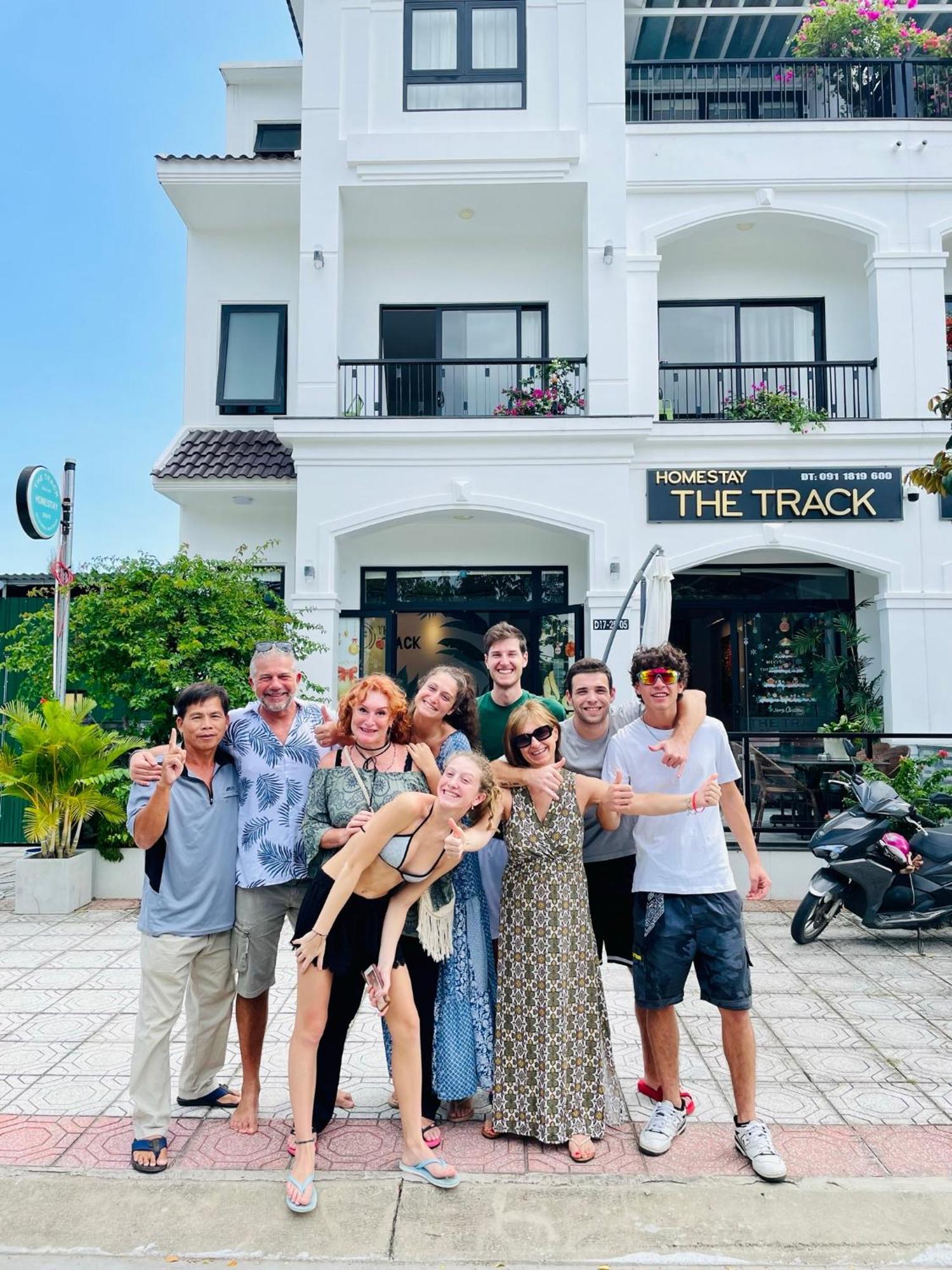 The Track Homestay - Near Bai Dai Beach Cam Lam Экстерьер фото